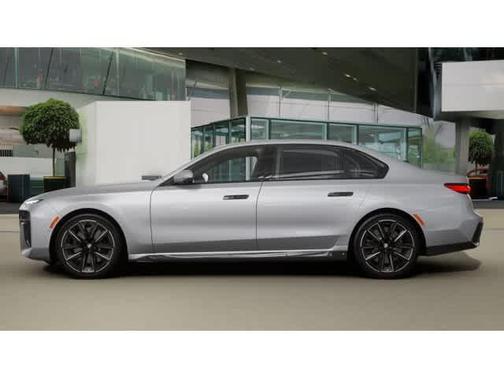 2025 BMW 740 i