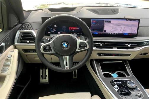 2024 BMW X7 M60i