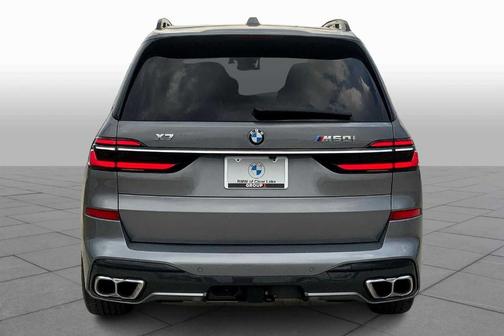 2024 BMW X7 M60i