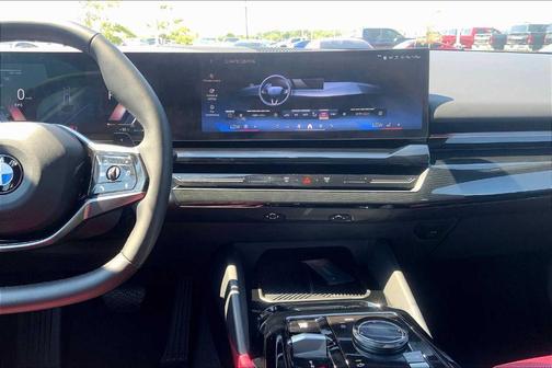 2025 BMW 530 i