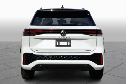 2025 Volkswagen Tiguan 2.0T SE R-Line Black