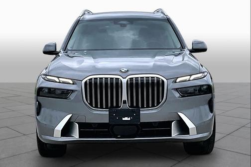Skyscraper Grey Metallic 2026 BMW X7 xDrive40i