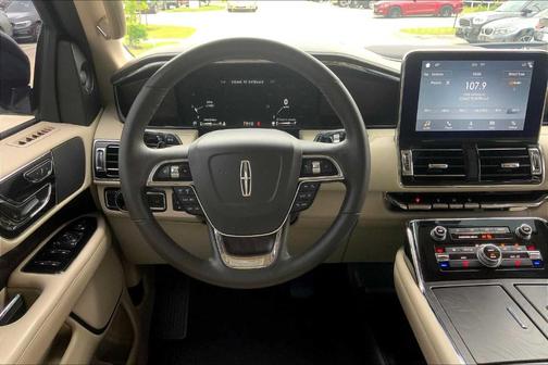 2018 Lincoln Navigator Premiere