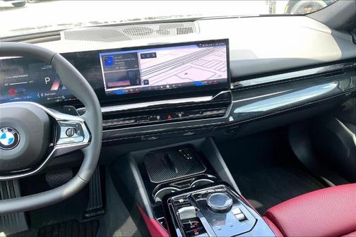Black Sapphire Metallic 2025 BMW 530 i
