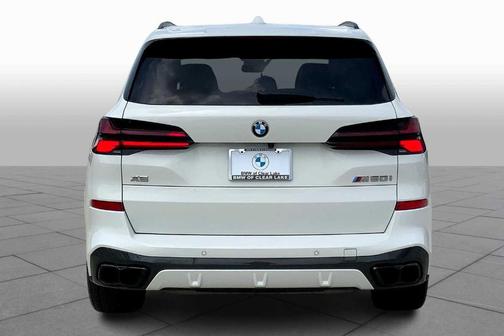 2024 BMW X5 M60i