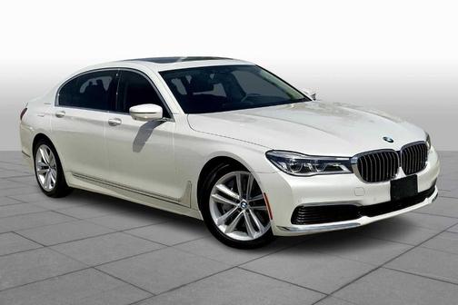 2019 BMW 750 i