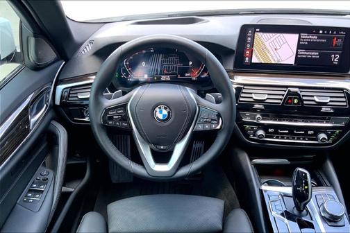 Alpine White 2023 BMW 530 i