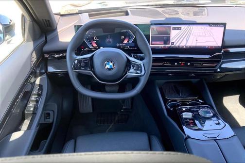 Black Sapphire Metallic 2026 BMW 530 i