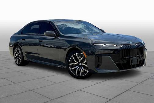 2023 BMW 740 i