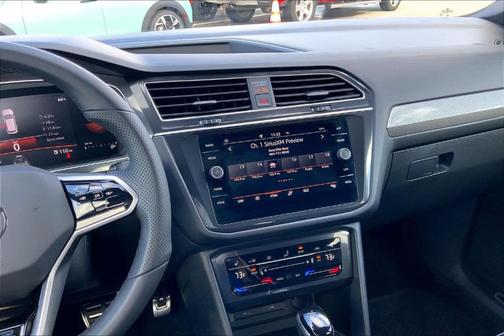 2024 Volkswagen Tiguan 2.0T SE R-Line Black