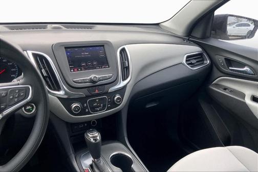 Silver Ice Metallic 2020 Chevrolet Equinox LS