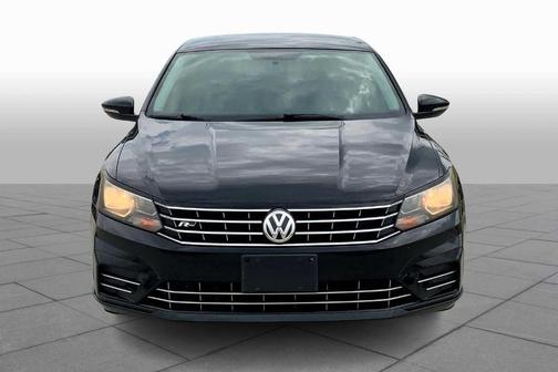 2017 Volkswagen Passat 1.8T R-Line
