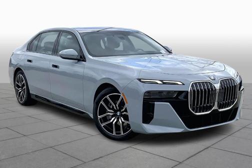 2025 BMW 740 i