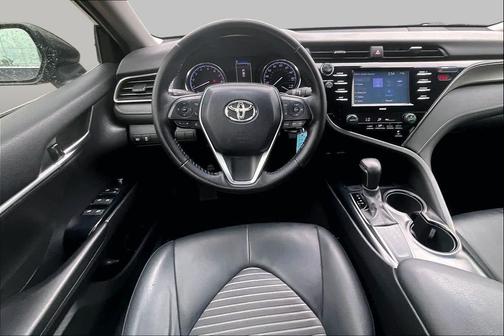 Midnight Black Metallic 2020 Toyota Camry SE