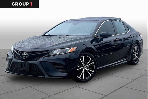 Midnight Black Metallic 2020 Toyota Camry SE