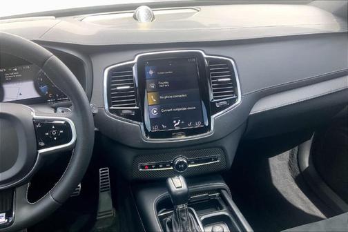 Crystal White Pearl Metallic 2019 Volvo XC90 T6 R-Design