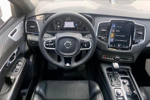 Crystal White Pearl Metallic 2019 Volvo XC90 T6 R-Design