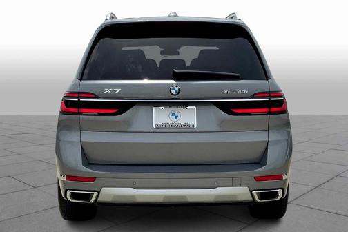 2025 BMW X7 xDrive40i