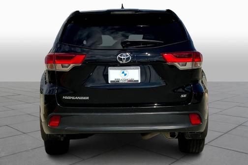 2017 Toyota Highlander SE