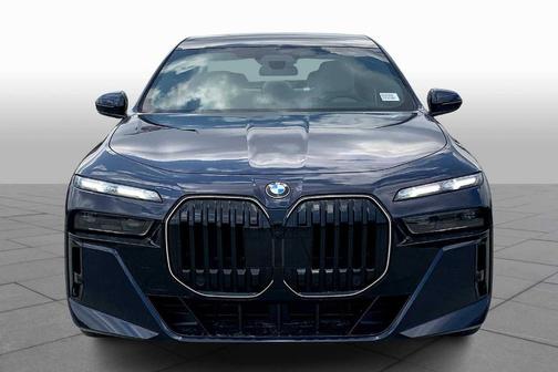 2025 BMW 760 760i xDrive