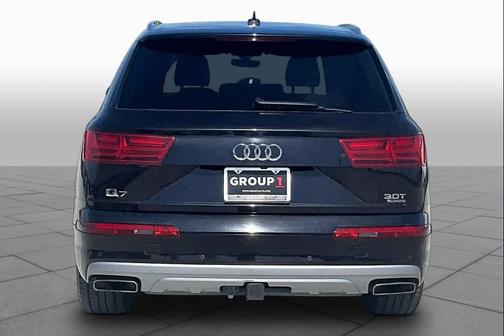 Orca Black Metallic 2018 Audi Q7 3.0T Prestige