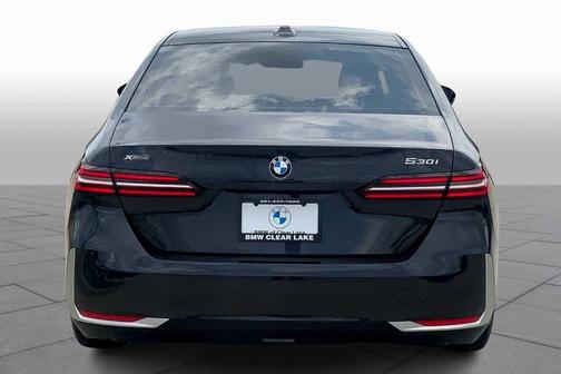 2025 BMW 530 i xDrive