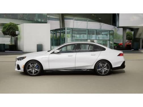 2026 BMW 550e xDrive