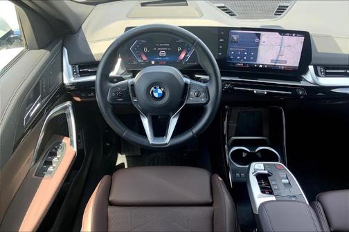 Mineral White Metallic 2024 BMW X2 xDrive28i