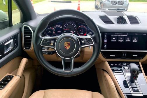 White 2019 Porsche Cayenne Base