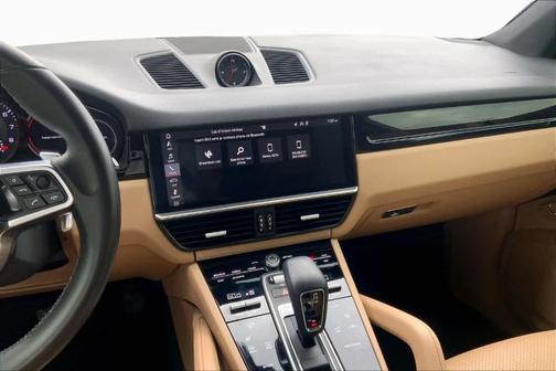 White 2019 Porsche Cayenne Base