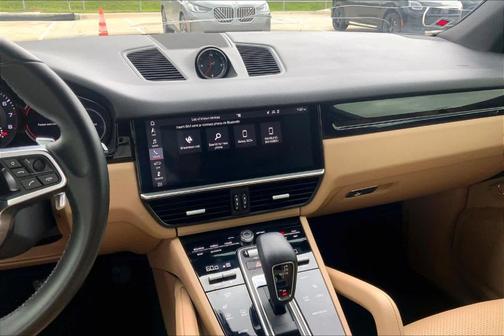 White 2019 Porsche Cayenne Base