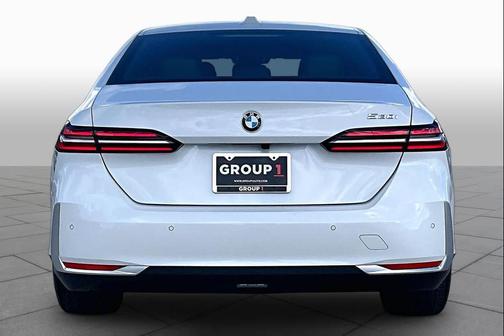 WHITE 2026 BMW 530 530i