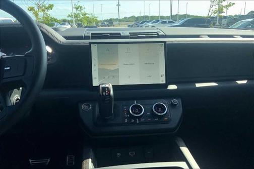 2024 Land Rover Defender P400 X