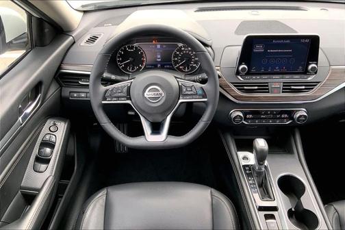 White 2019 Nissan Altima 2.5 SL