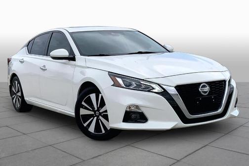White 2019 Nissan Altima 2.5 SL