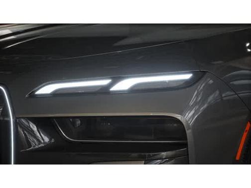 2025 BMW 740 i