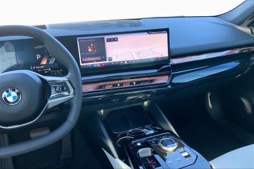 Black Sapphire Metallic 2026 BMW 530 i