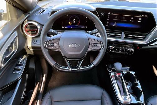 Sterling Gray Metallic 2025 Chevrolet Trax 2RS