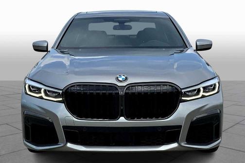 2022 BMW 740 i