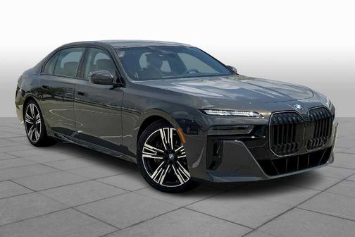 2025 BMW 740 i