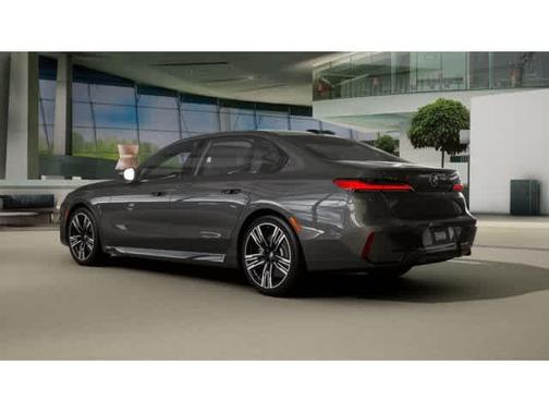 2025 BMW 740 i