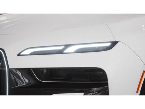 2026 BMW 750e xDrive