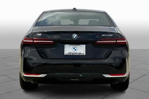2025 BMW i5 eDrive40