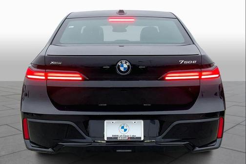 Black Sapphire Metallic 2026 BMW 750e xDrive