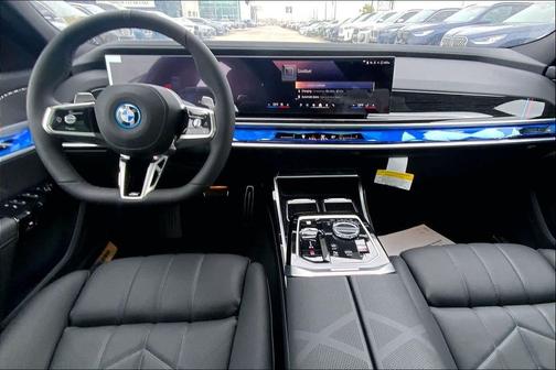Black Sapphire Metallic 2026 BMW 750e xDrive