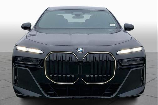 Black Sapphire Metallic 2026 BMW 750e xDrive