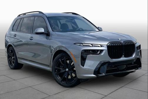 Gray Metallic 2026 BMW X7 xDrive40i