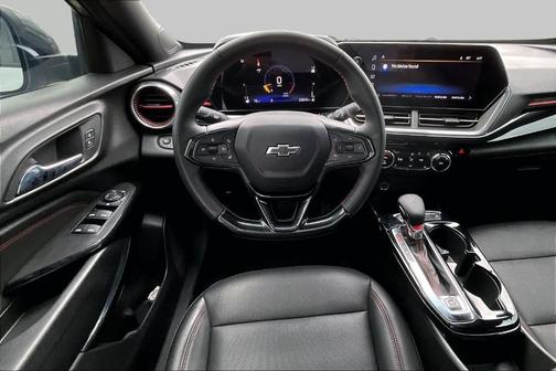 Sterling Gray Metallic 2025 Chevrolet Trax 2RS