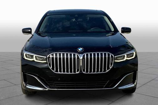 2022 BMW 740 i