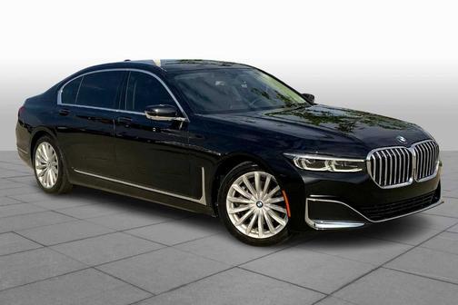 2022 BMW 740 i